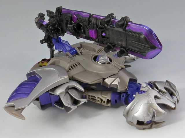 AM33_FINAL BATTLE MEGATRON_04.jpg