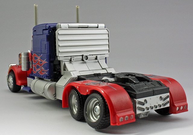 RA24 _BUSTER OPTIMUS PRIME_02.jpg